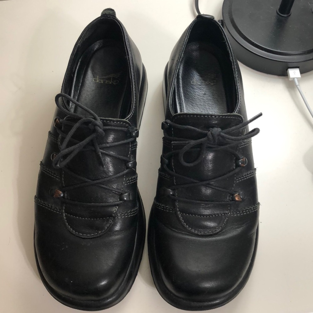 Dansko lace up clogs size 40